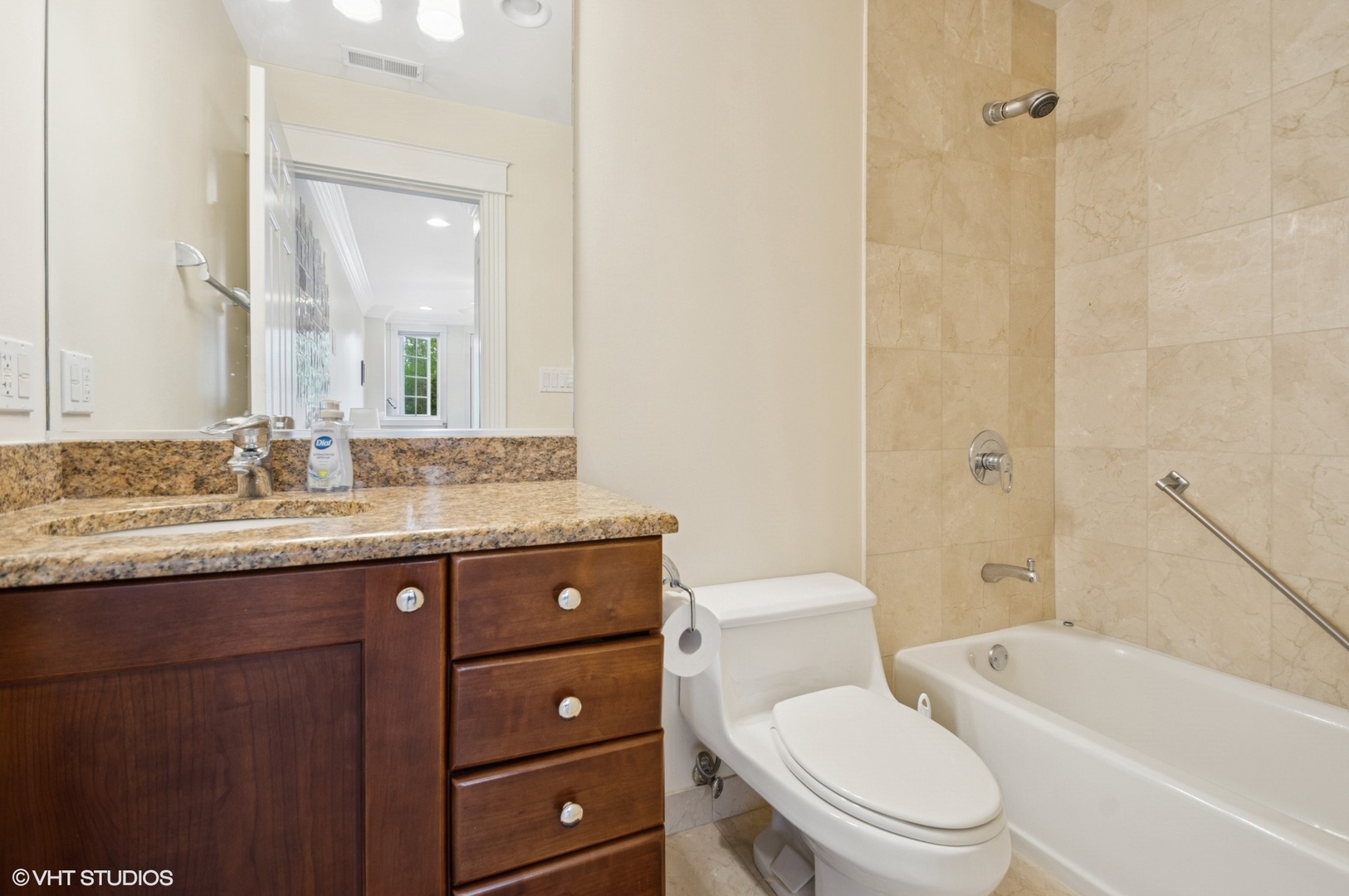 518 Winnetka Avenue Unit: 203