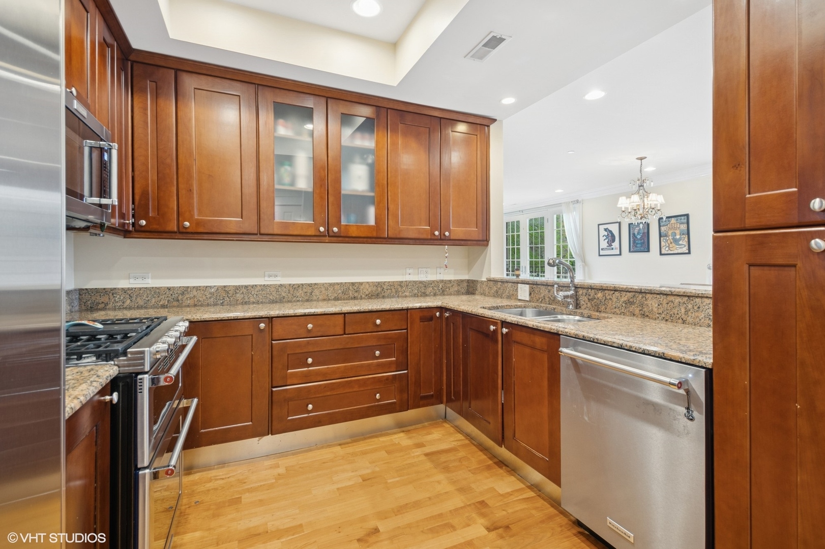 518 Winnetka Avenue Unit: 203