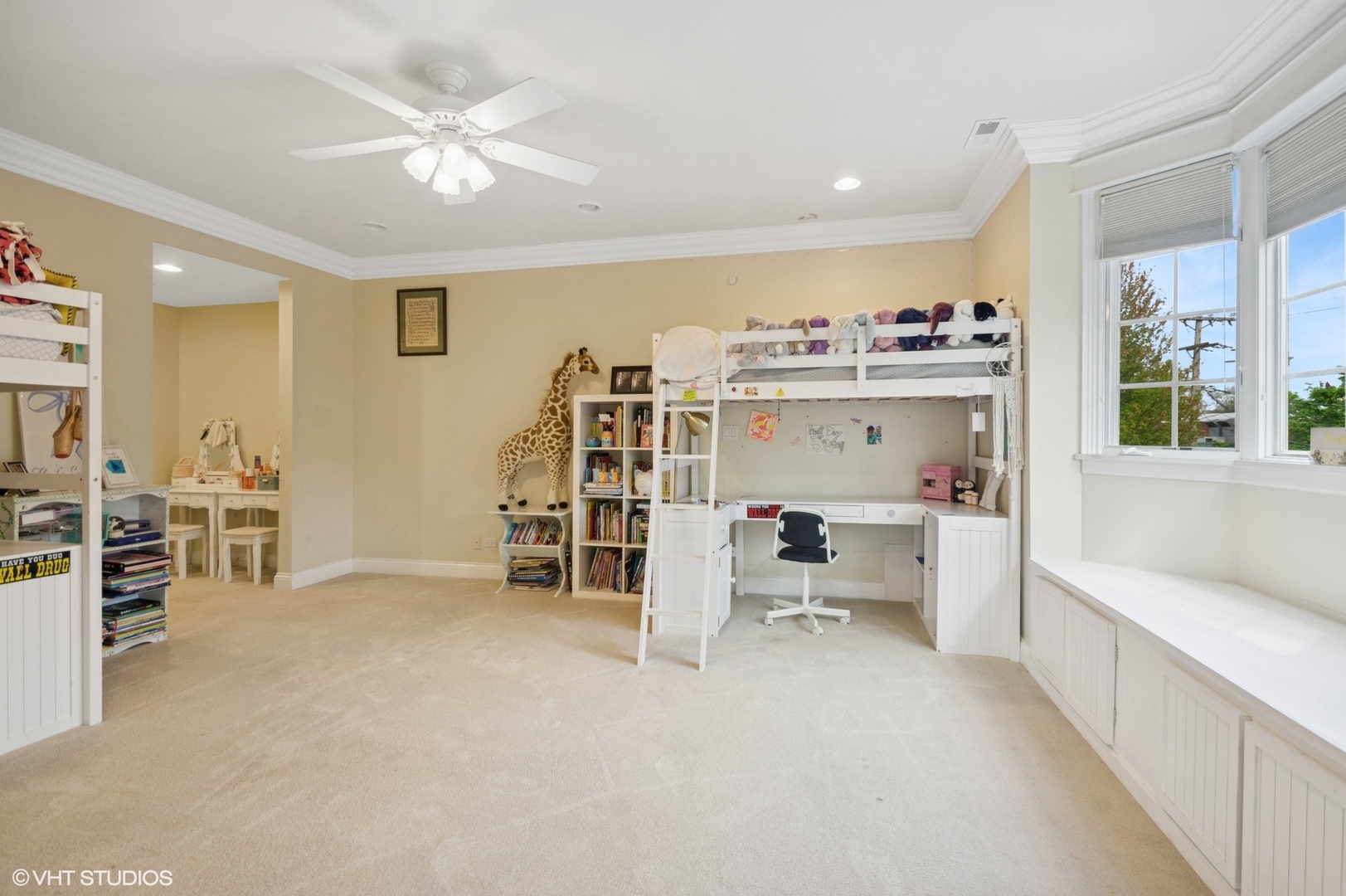 518 Winnetka Avenue Unit: 203