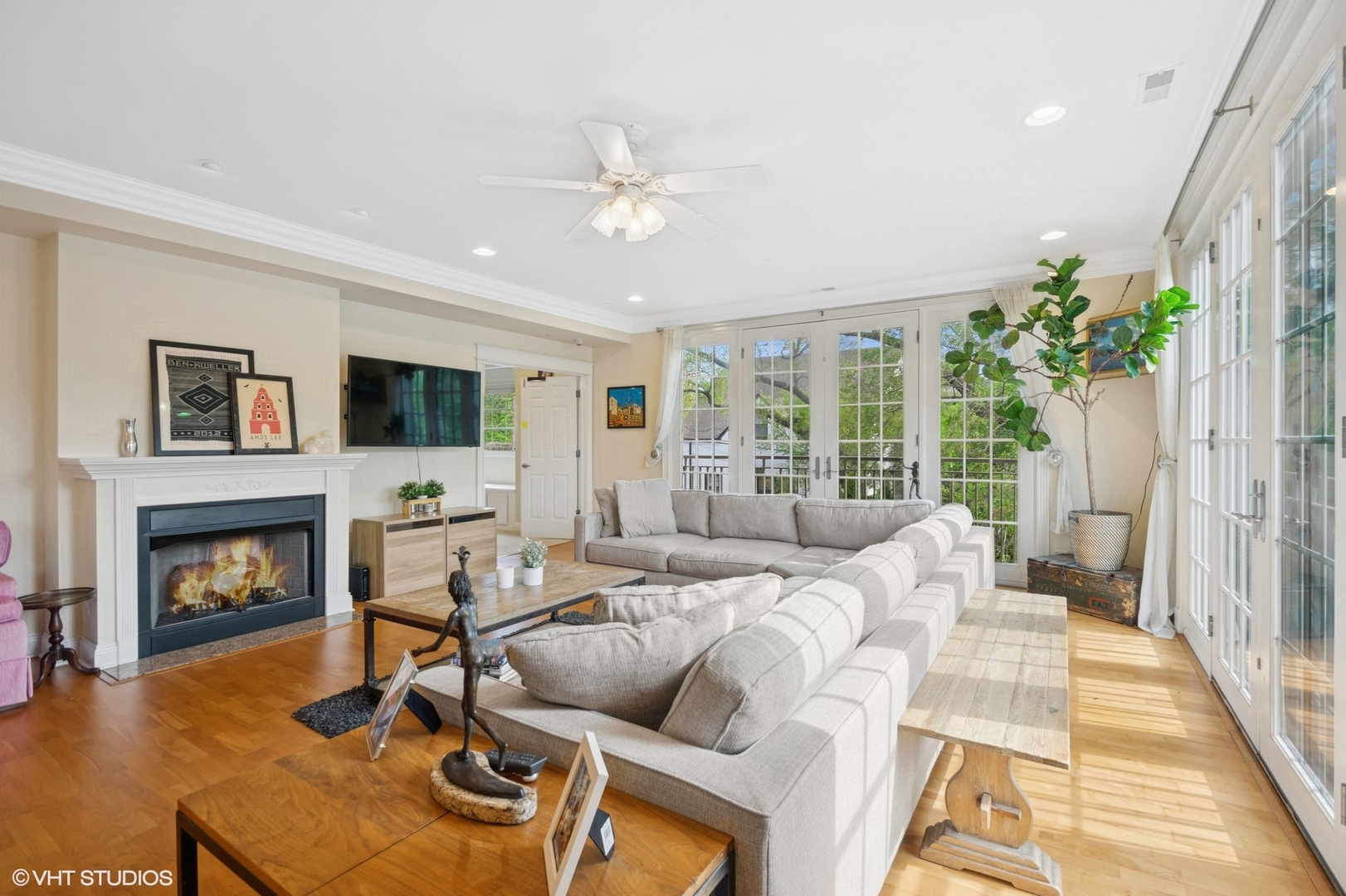 518 Winnetka Avenue Unit: 203