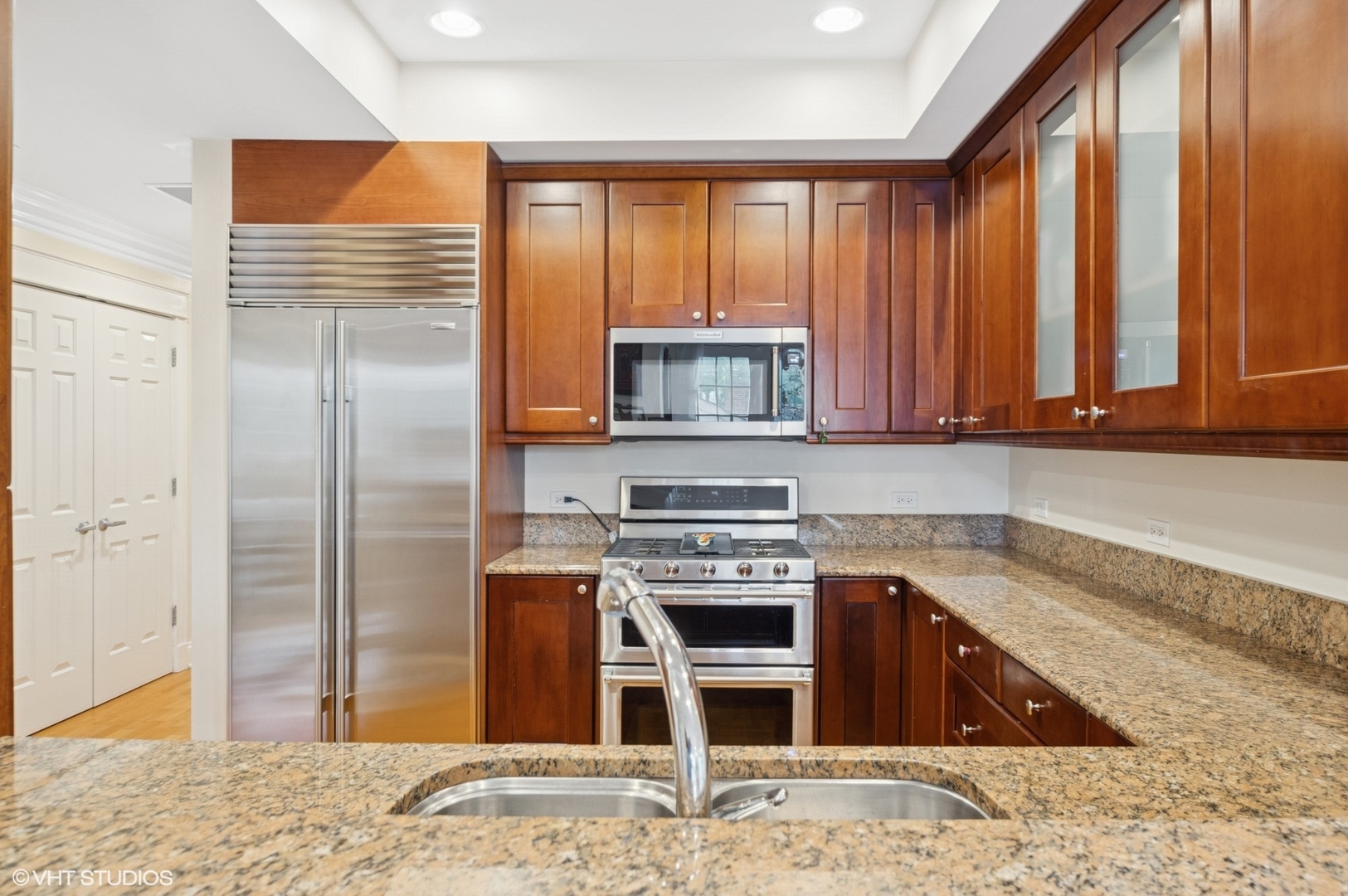 518 Winnetka Avenue Unit: 203