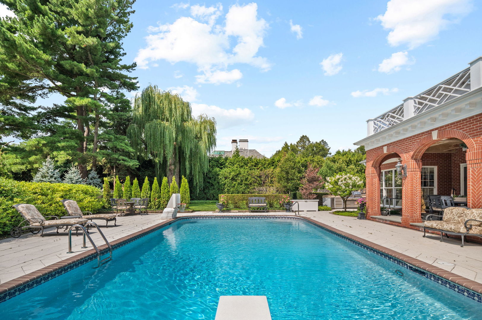 320 Woodley Road