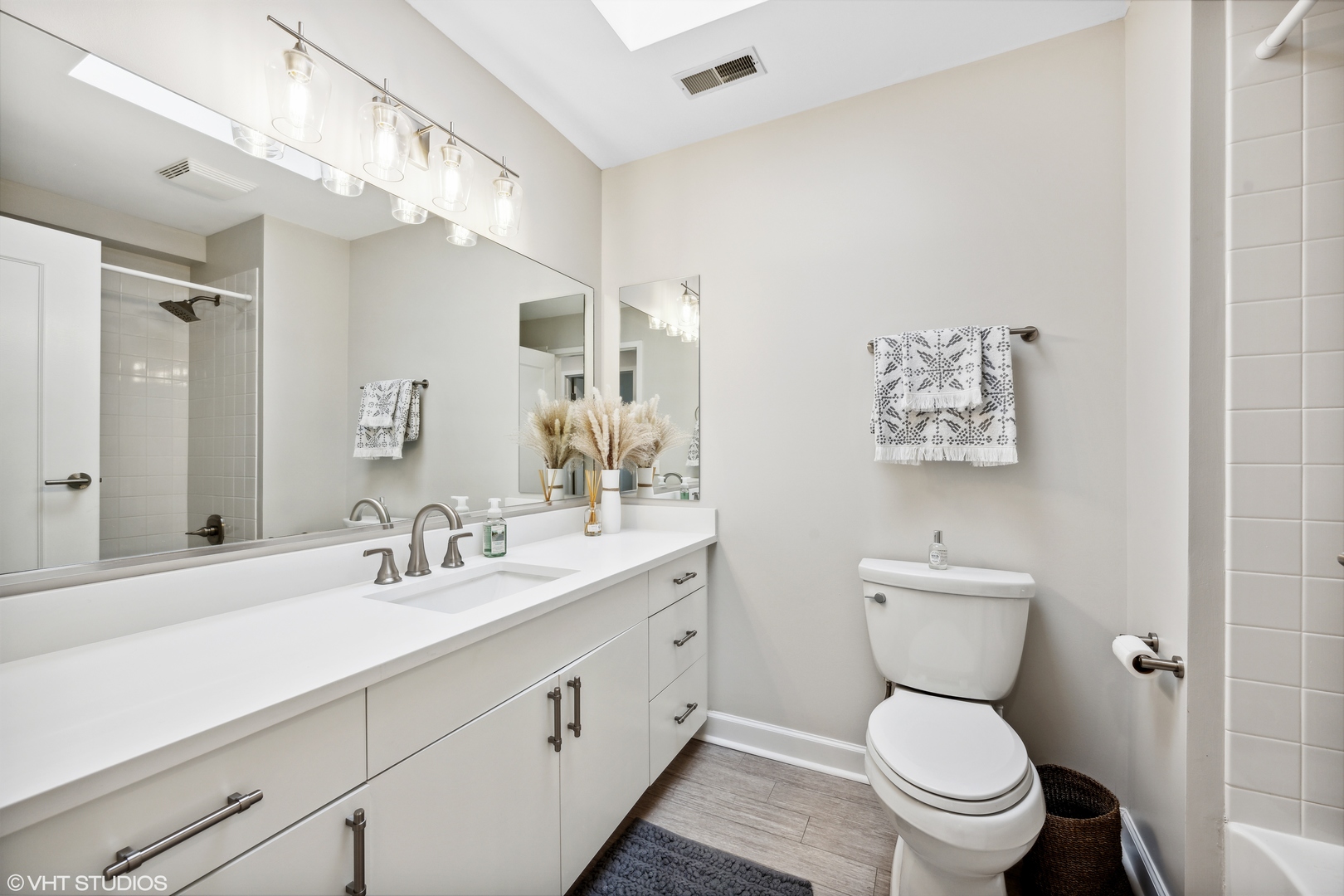 1800 Dewes Street Unit: 307