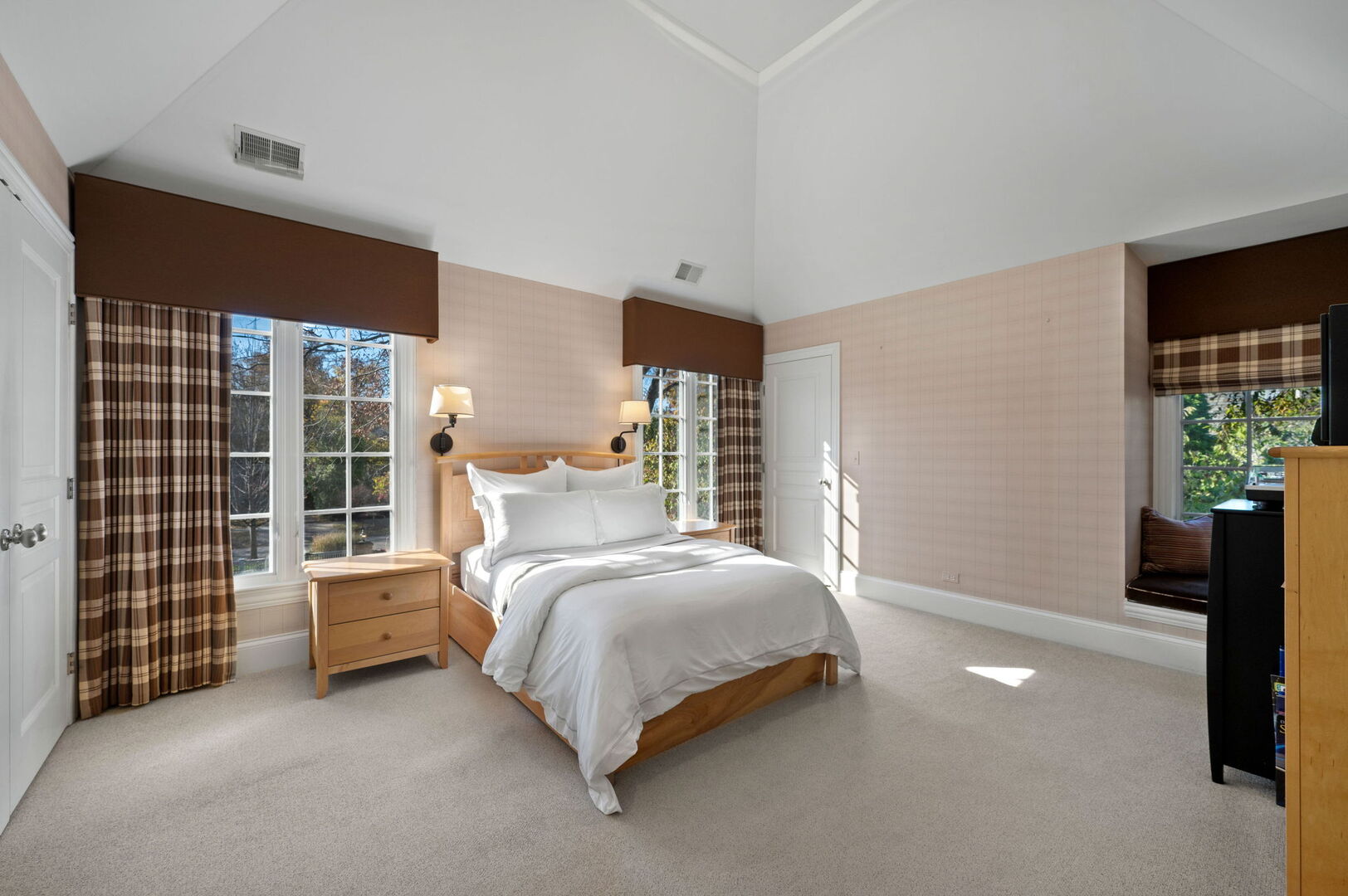 677 Greenleaf Avenue