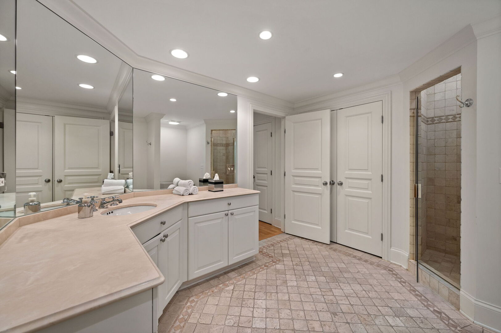 677 Greenleaf Avenue