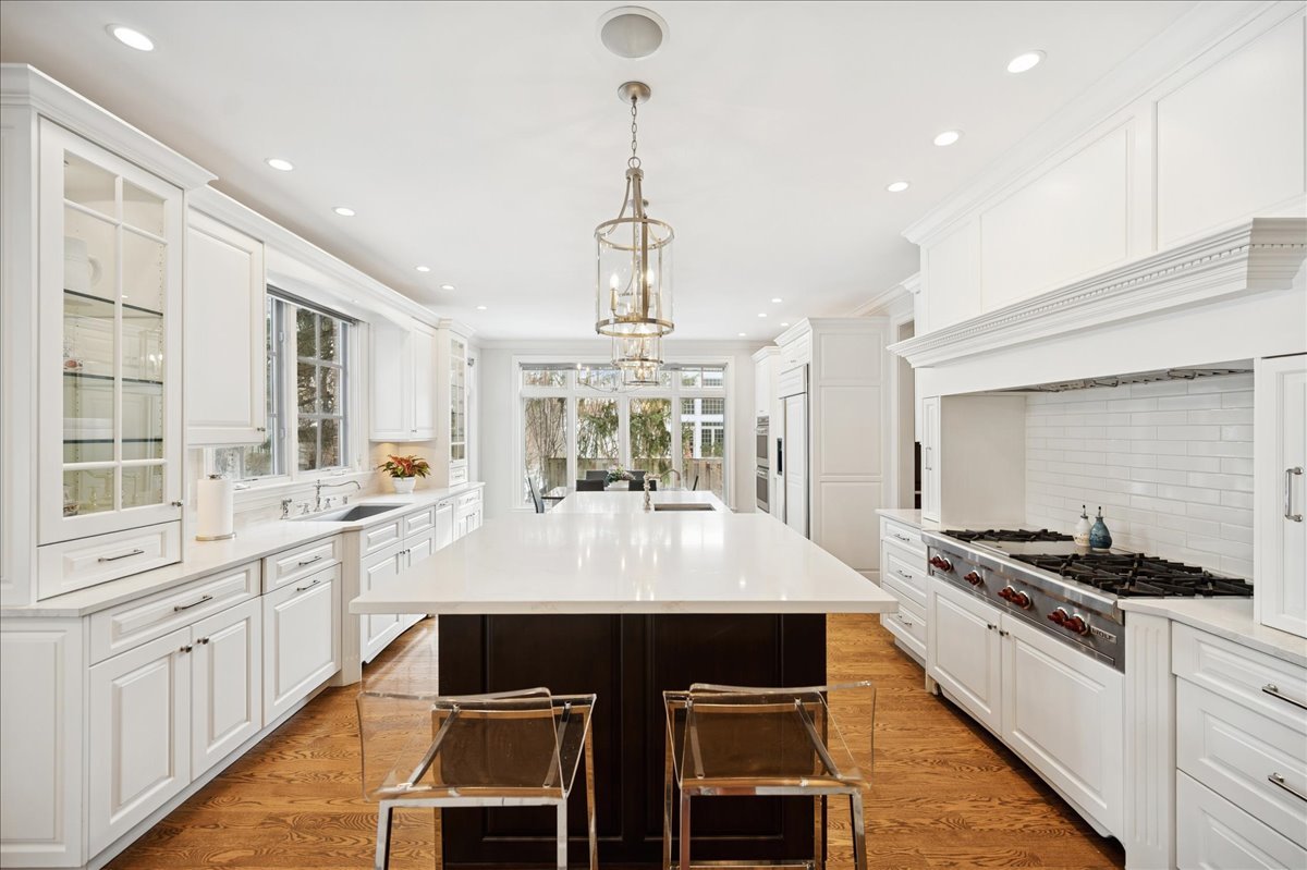 985 Pine Tree Lane