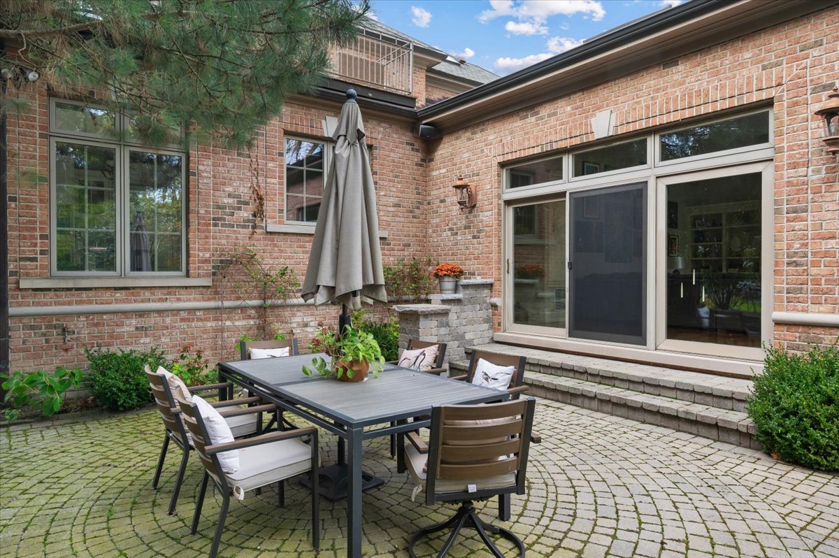 985 Pine Tree Lane