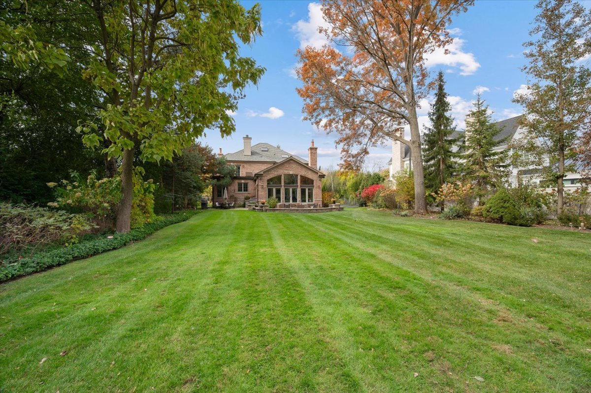 985 Pine Tree Lane