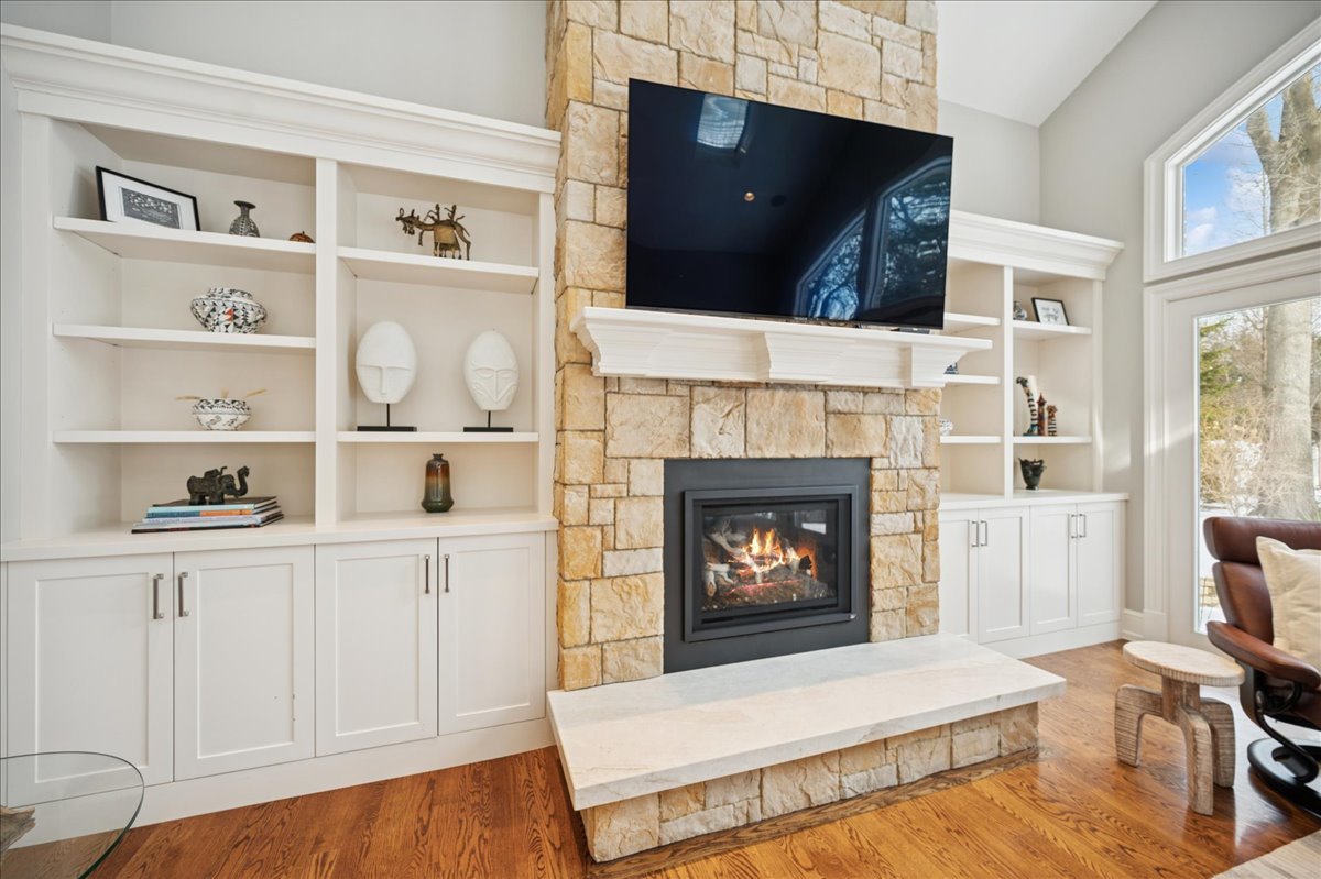 985 Pine Tree Lane