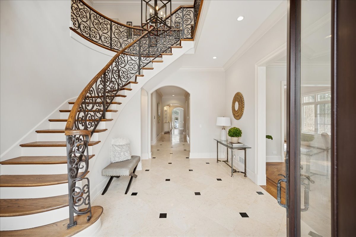 985 Pine Tree Lane