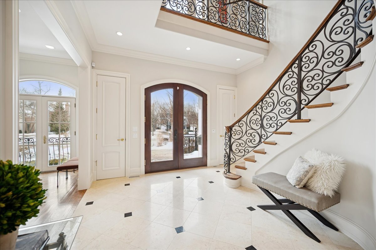 985 Pine Tree Lane