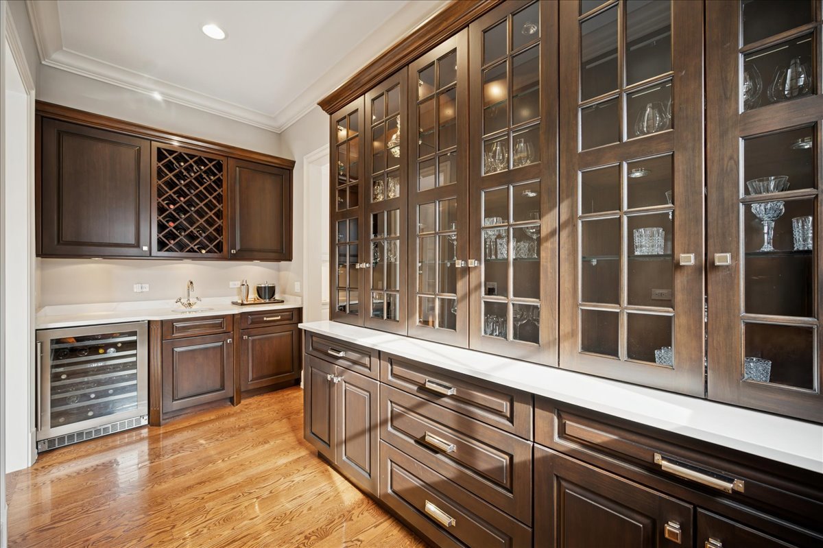 985 Pine Tree Lane