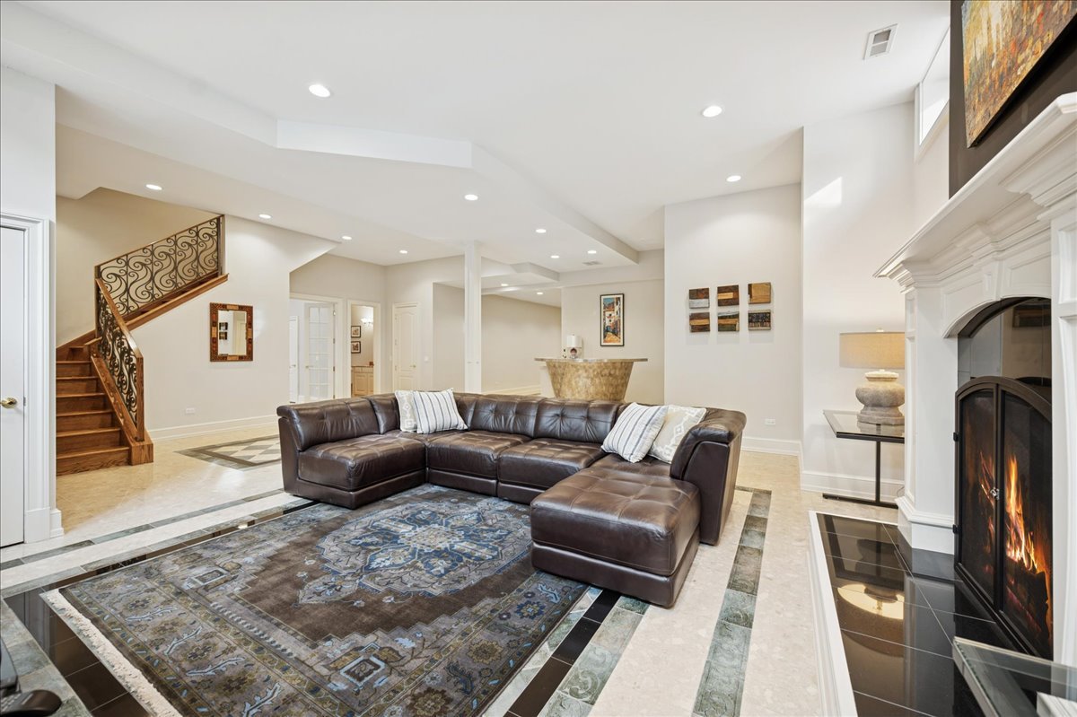 985 Pine Tree Lane