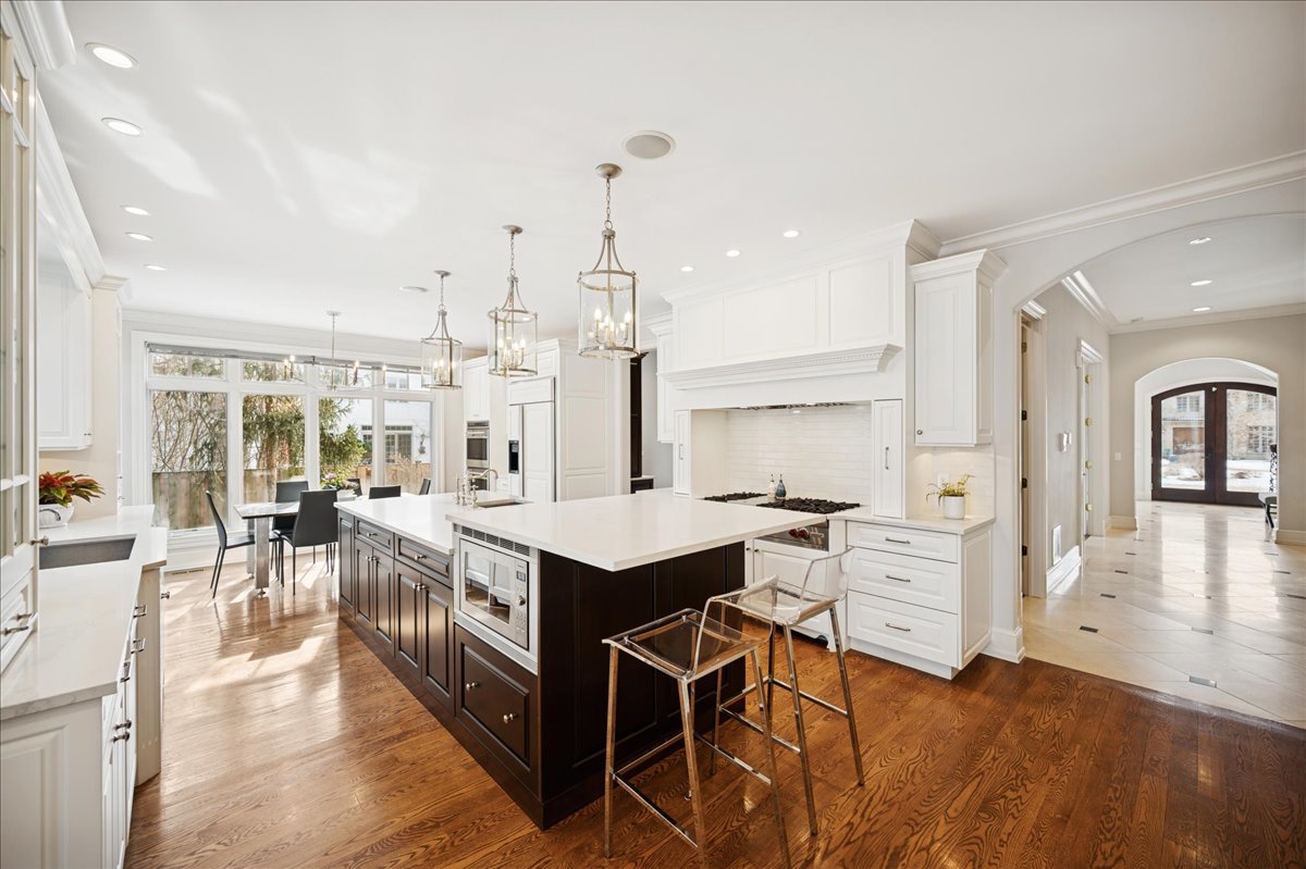 985 Pine Tree Lane