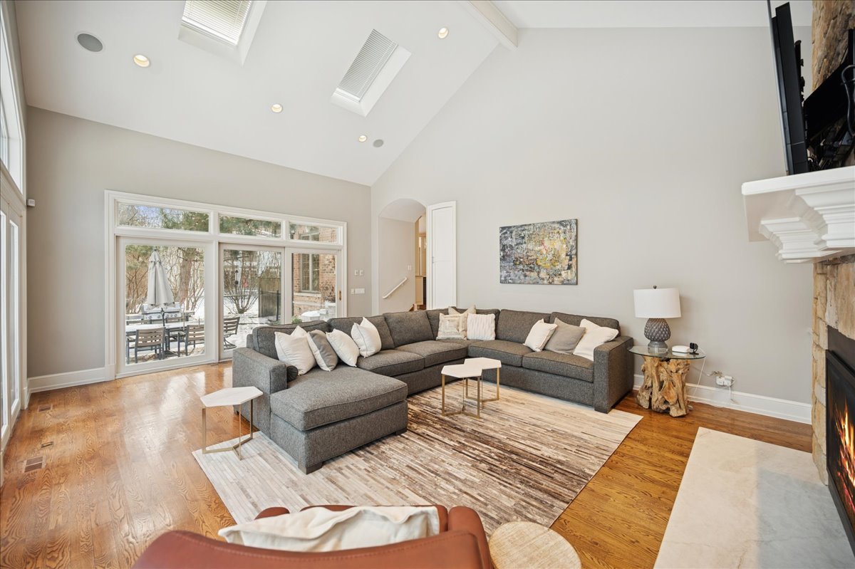 985 Pine Tree Lane