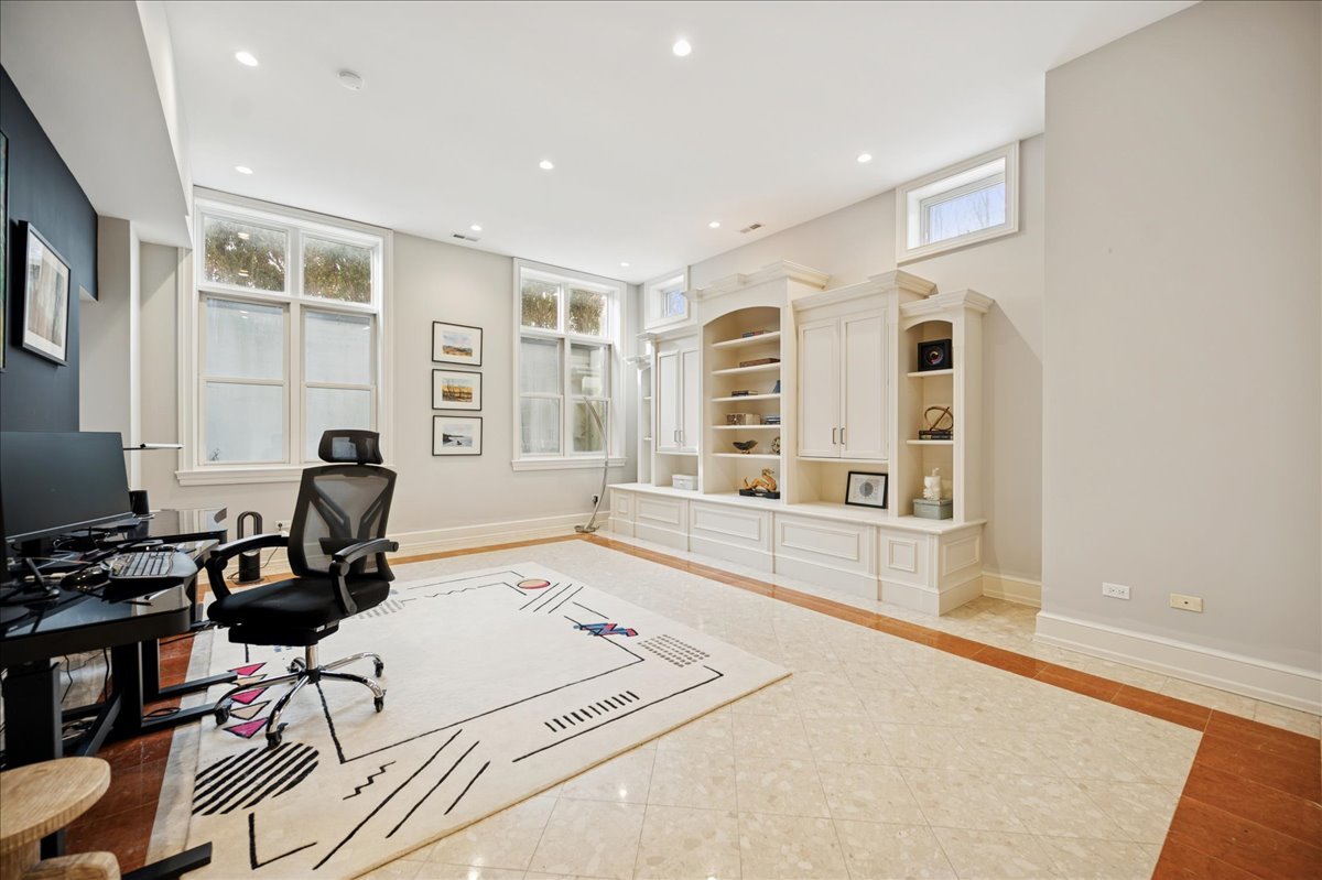 985 Pine Tree Lane