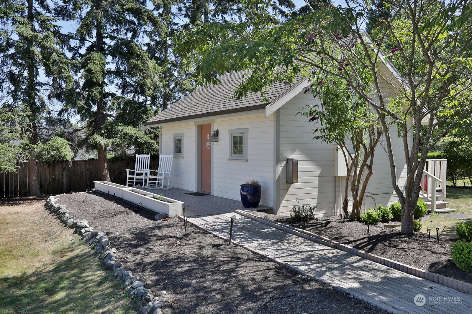 207 NW Coveland Street