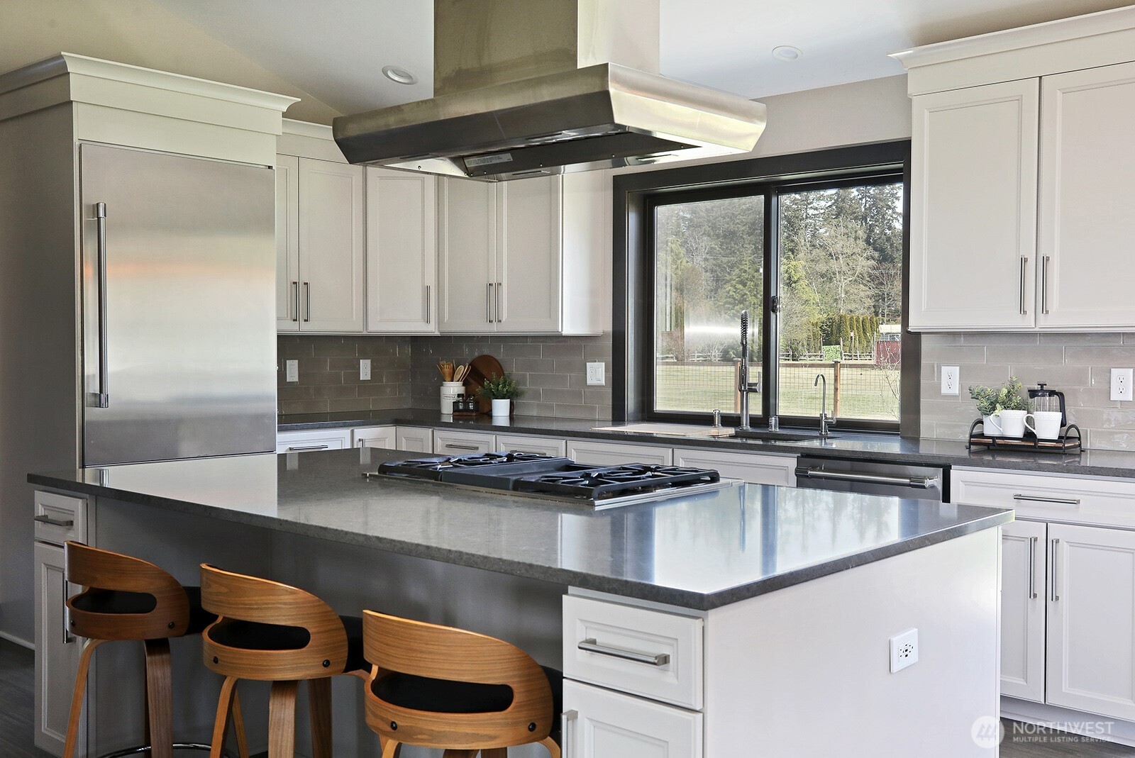 2015 Pinecrest Avenue