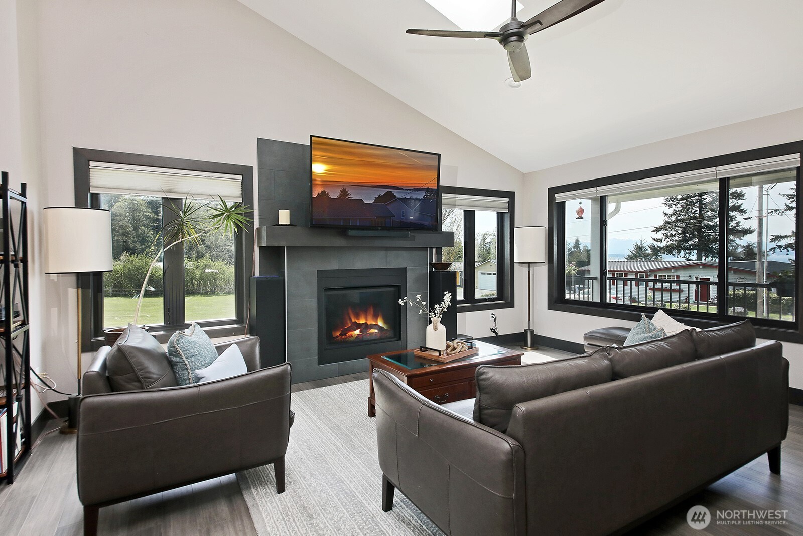 2015 Pinecrest Avenue