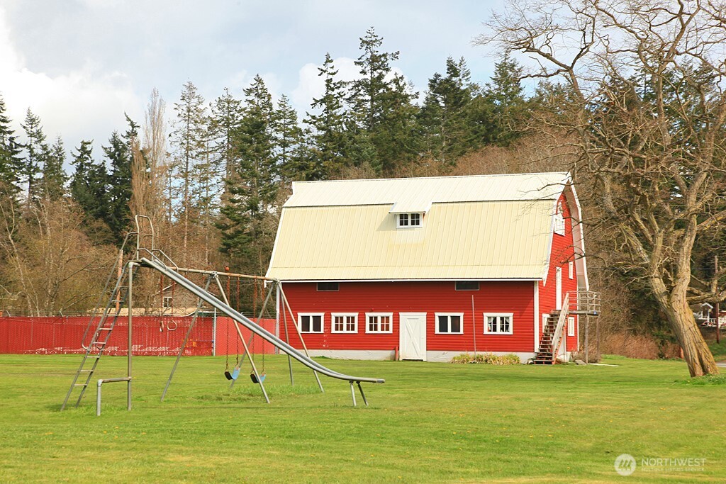 2015 Pinecrest Avenue