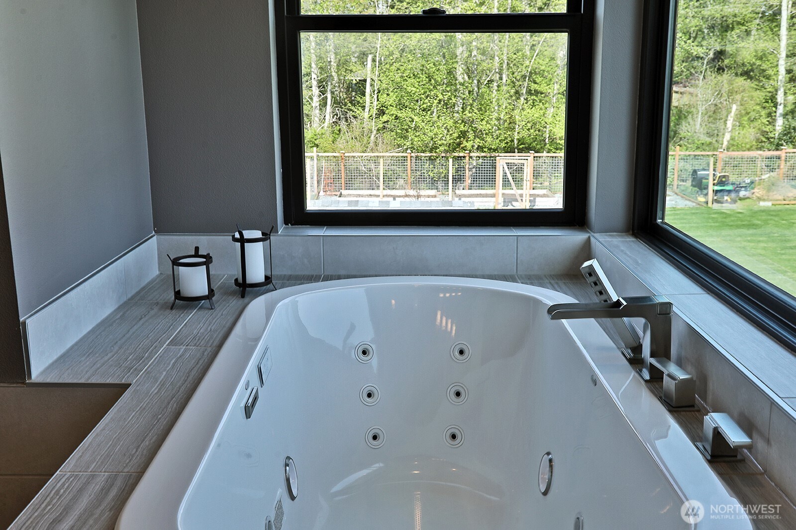 2015 Pinecrest Avenue