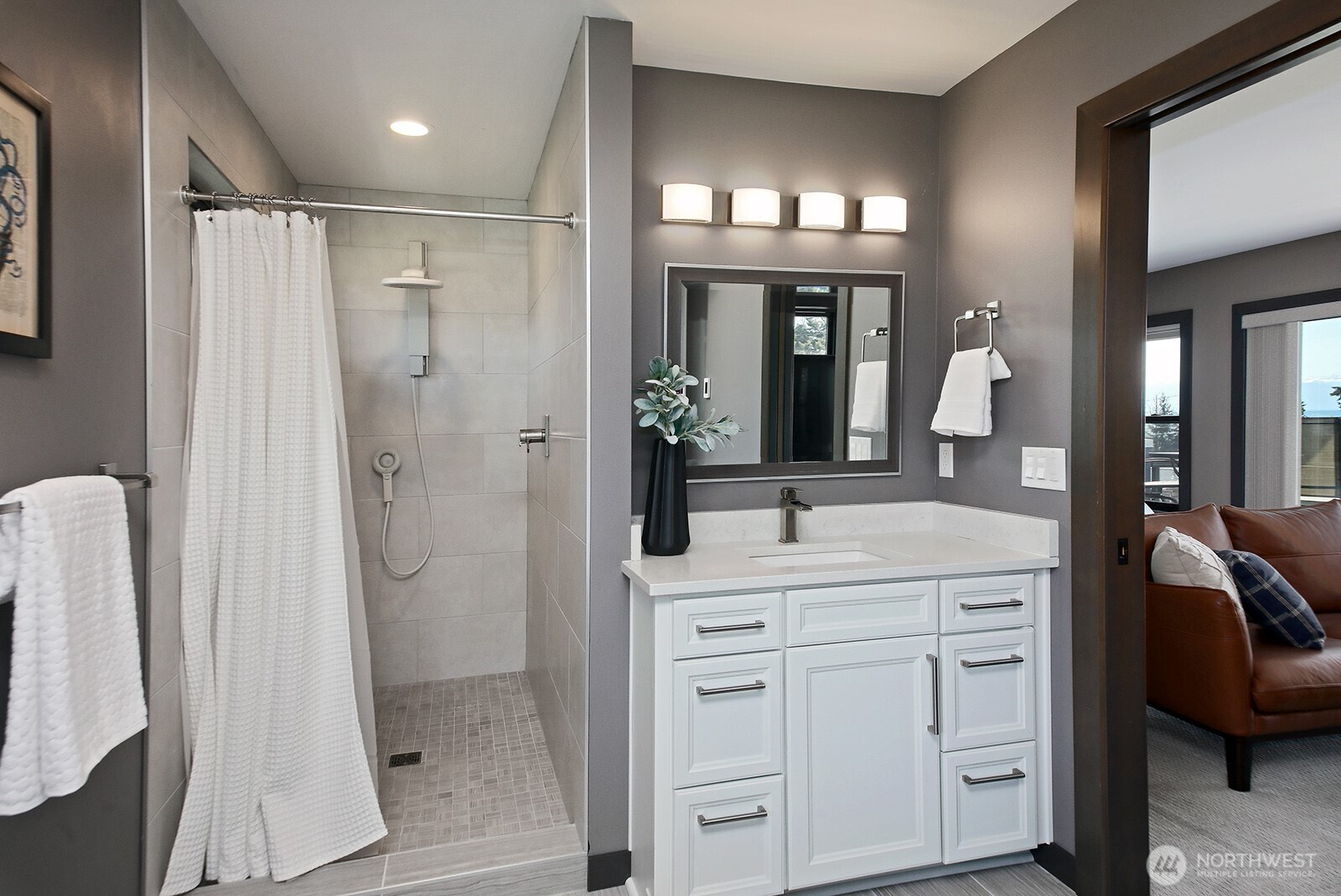 2015 Pinecrest Avenue