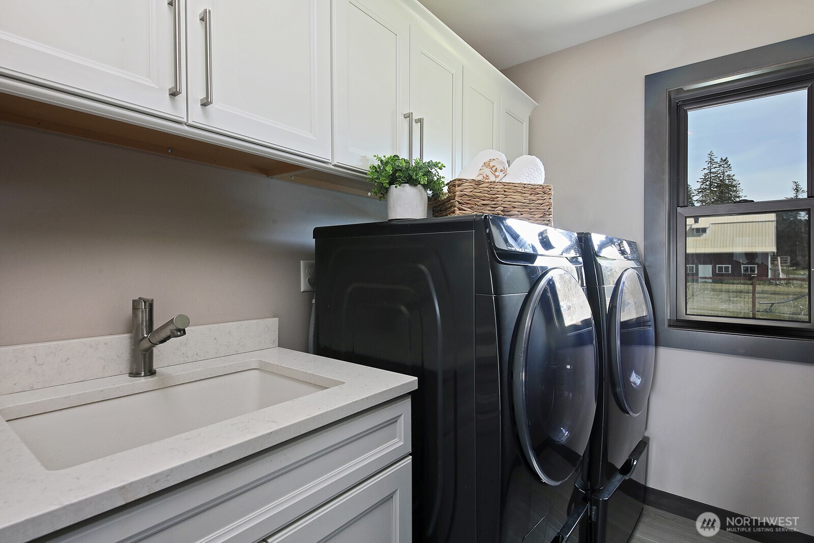 2015 Pinecrest Avenue