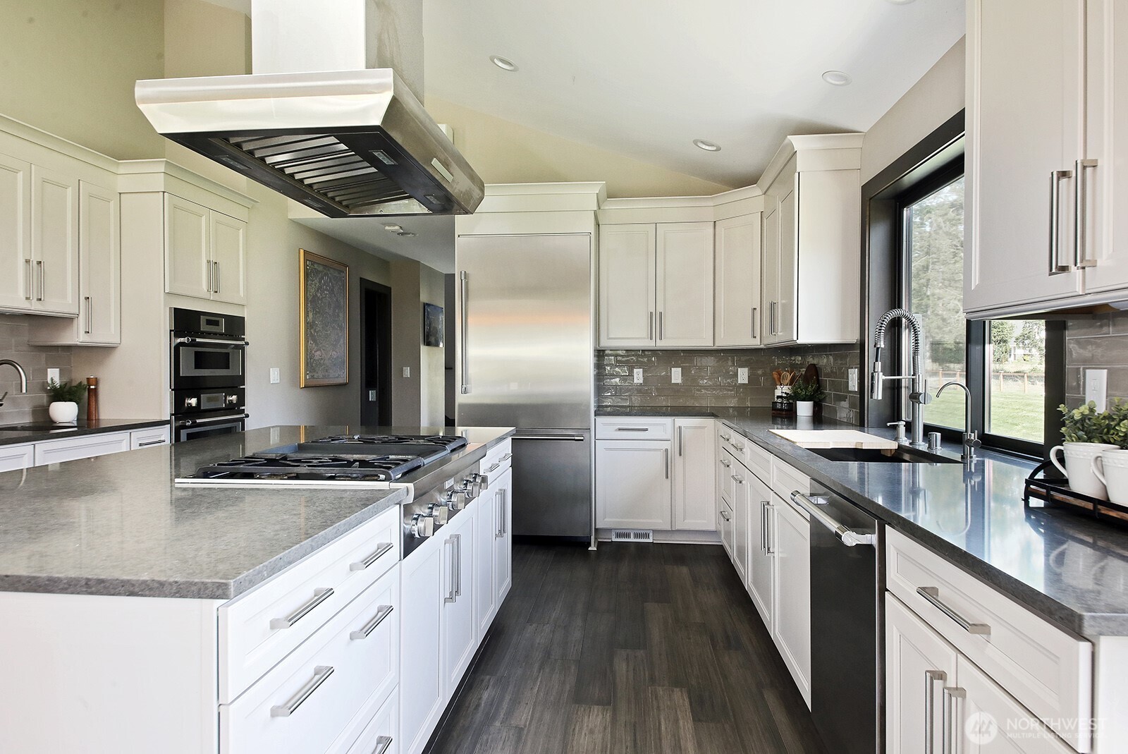 2015 Pinecrest Avenue