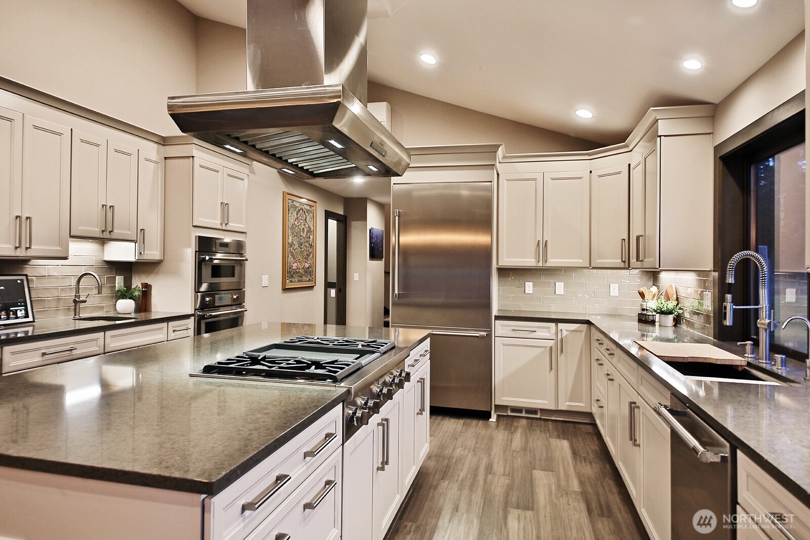 2015 Pinecrest Avenue