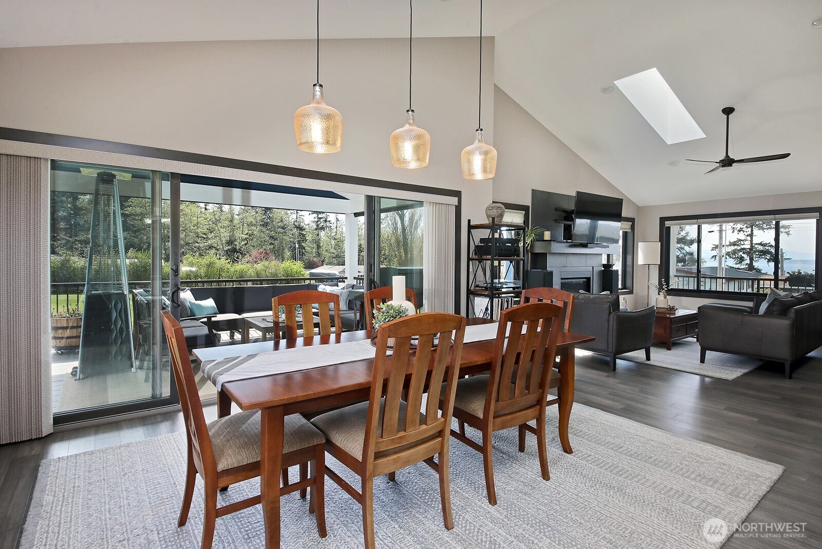 2015 Pinecrest Avenue