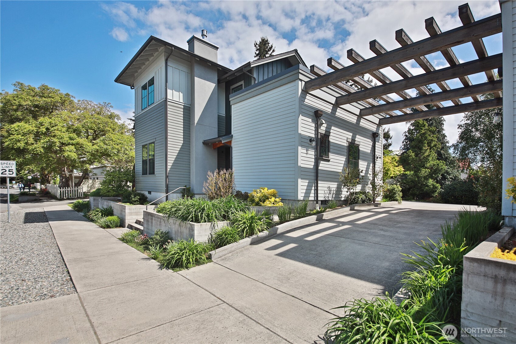 512 Cascade Avenue Unit: B