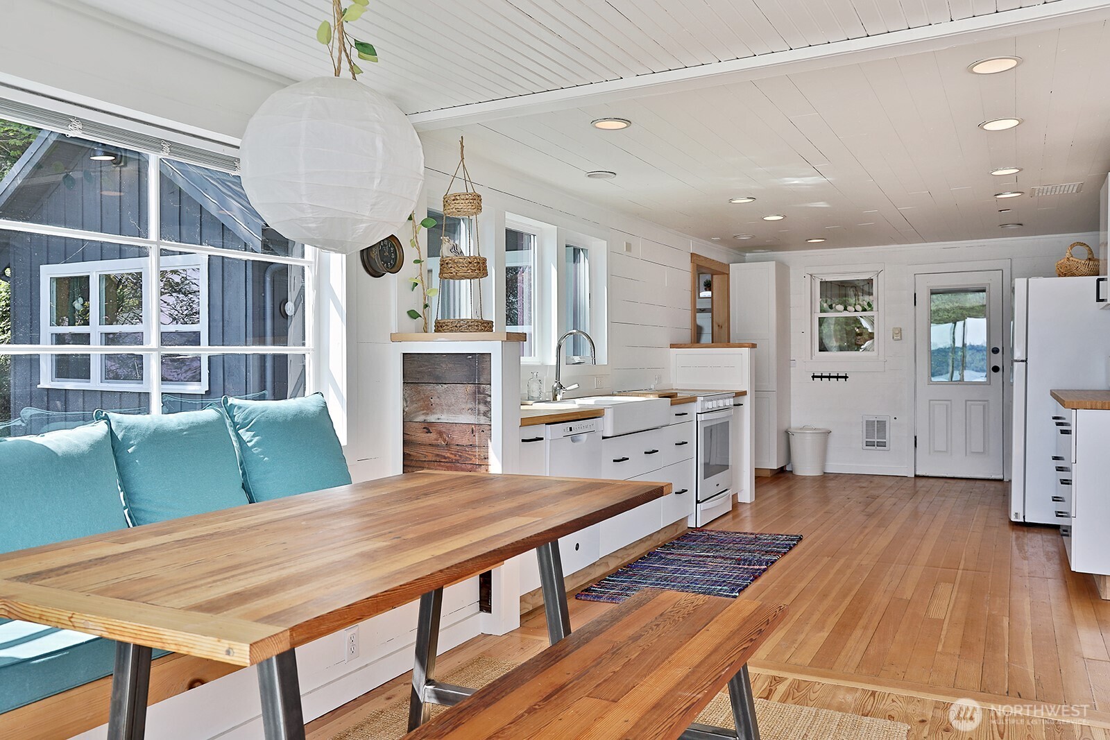 7960 Possession Beach Walk