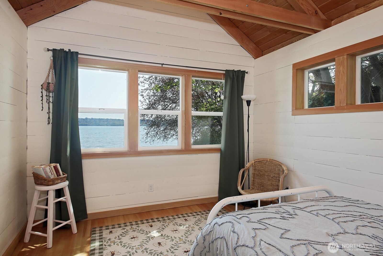 7960 Possession Beach Walk