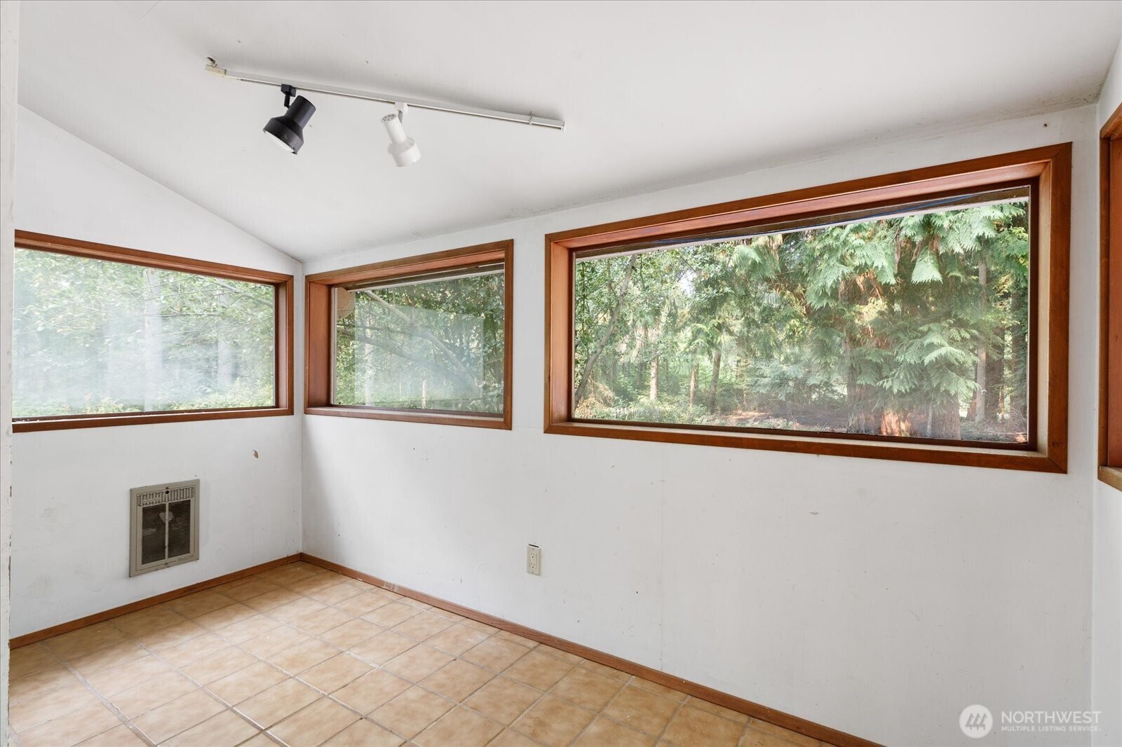 3221 Brooks Hill Road