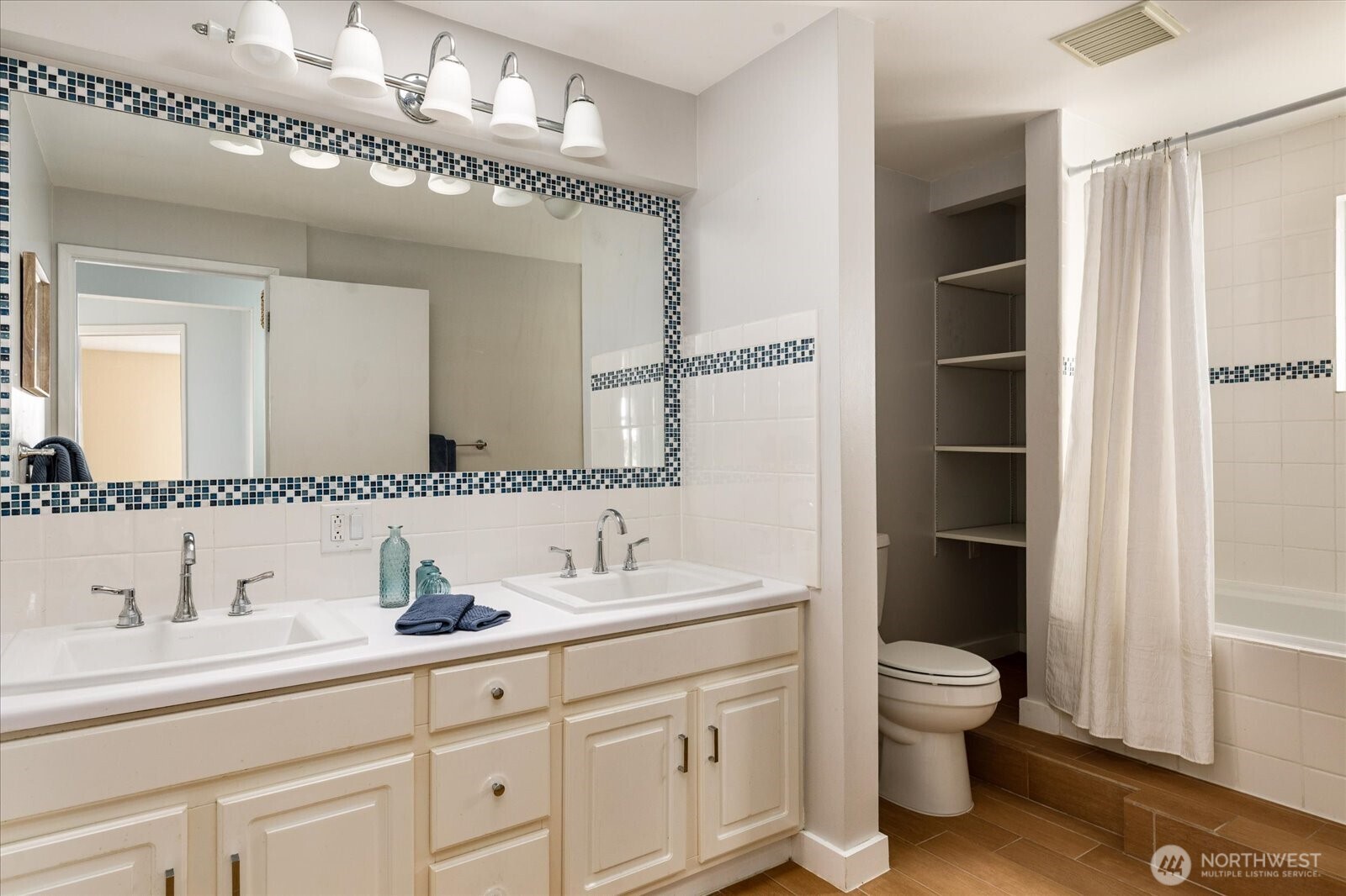 3661 Shorewood Avenue