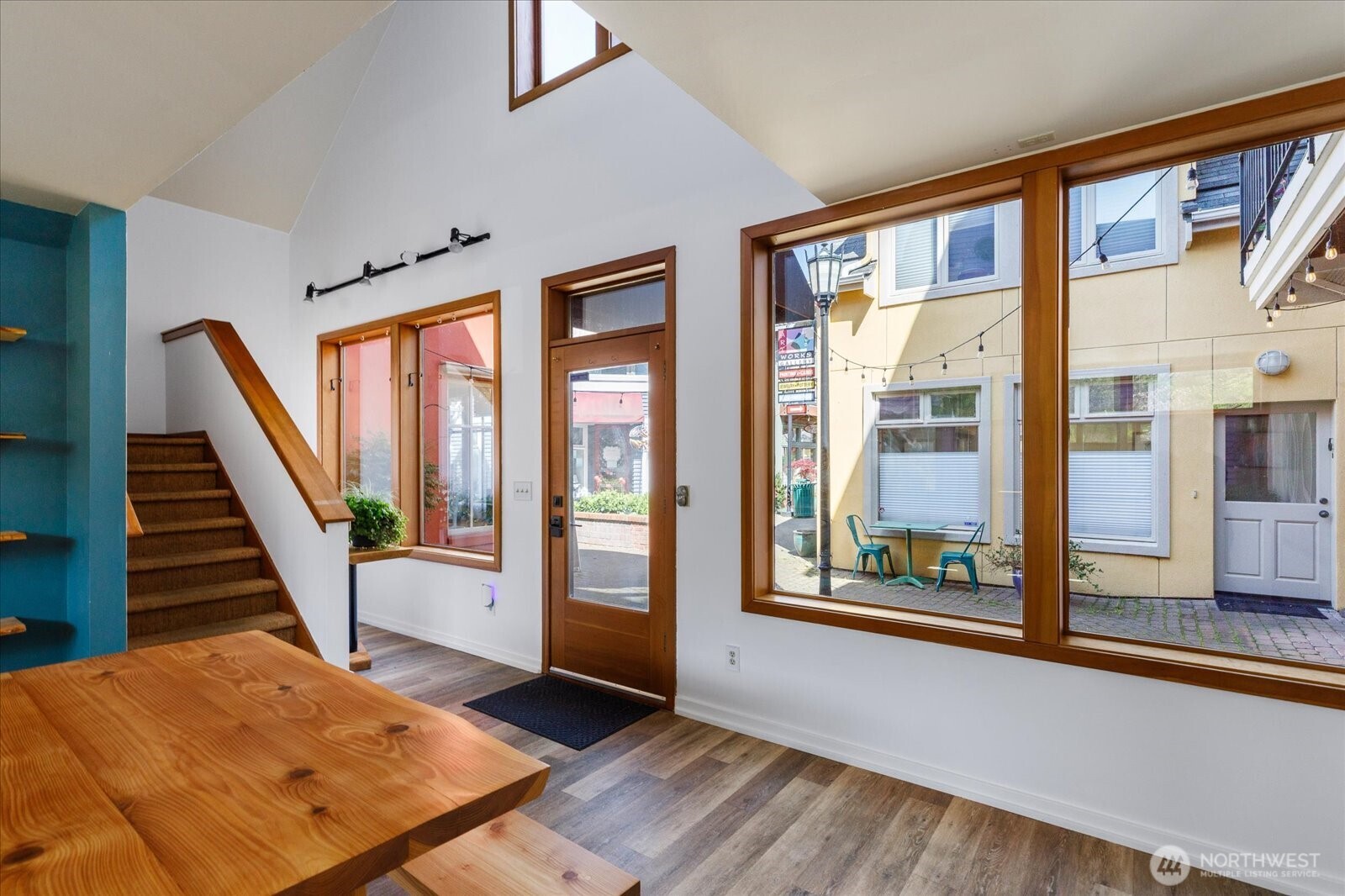 221 2nd Street Unit: 8