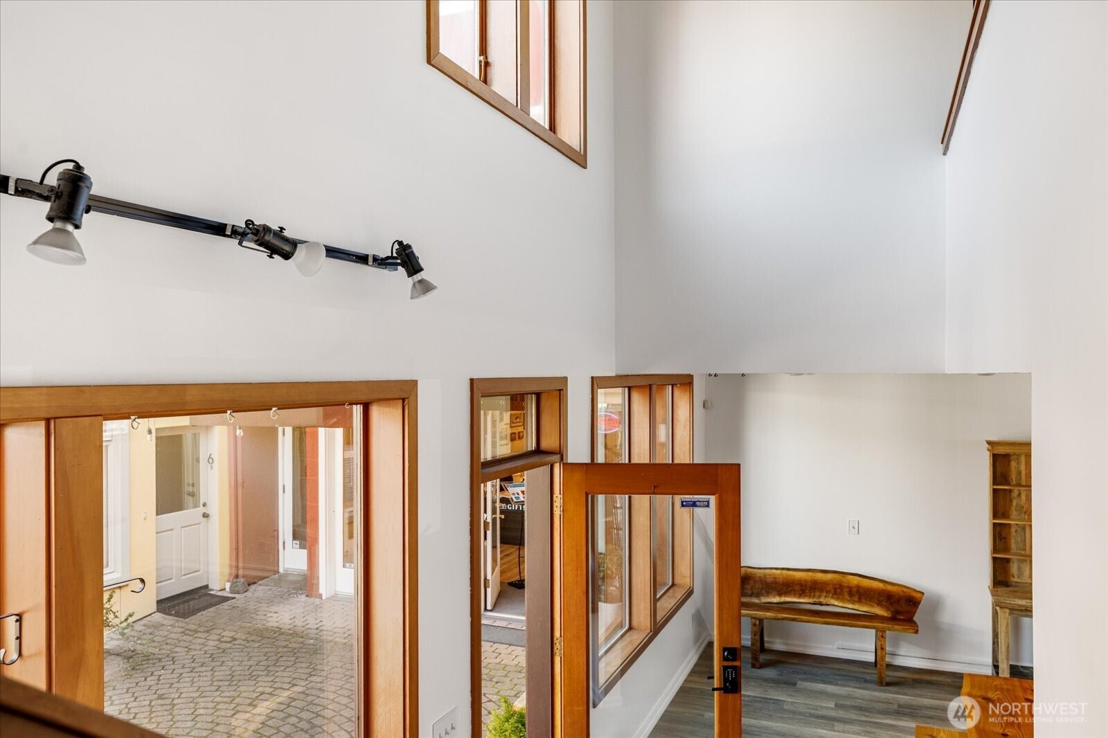 221 2nd Street Unit: 8