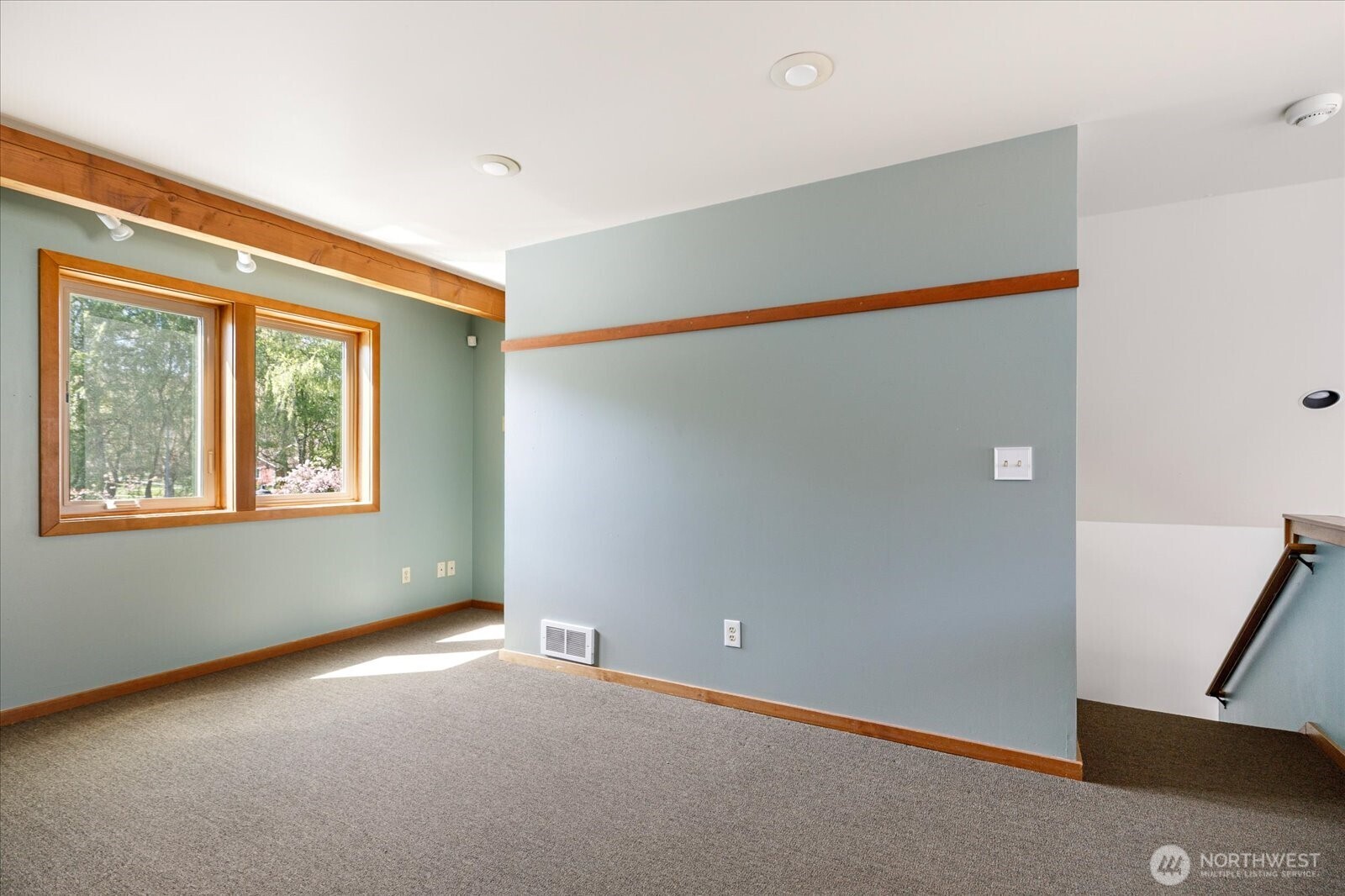 221 2nd Street Unit: 8