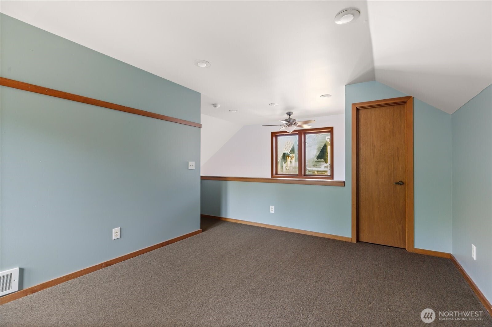 221 2nd Street Unit: 8