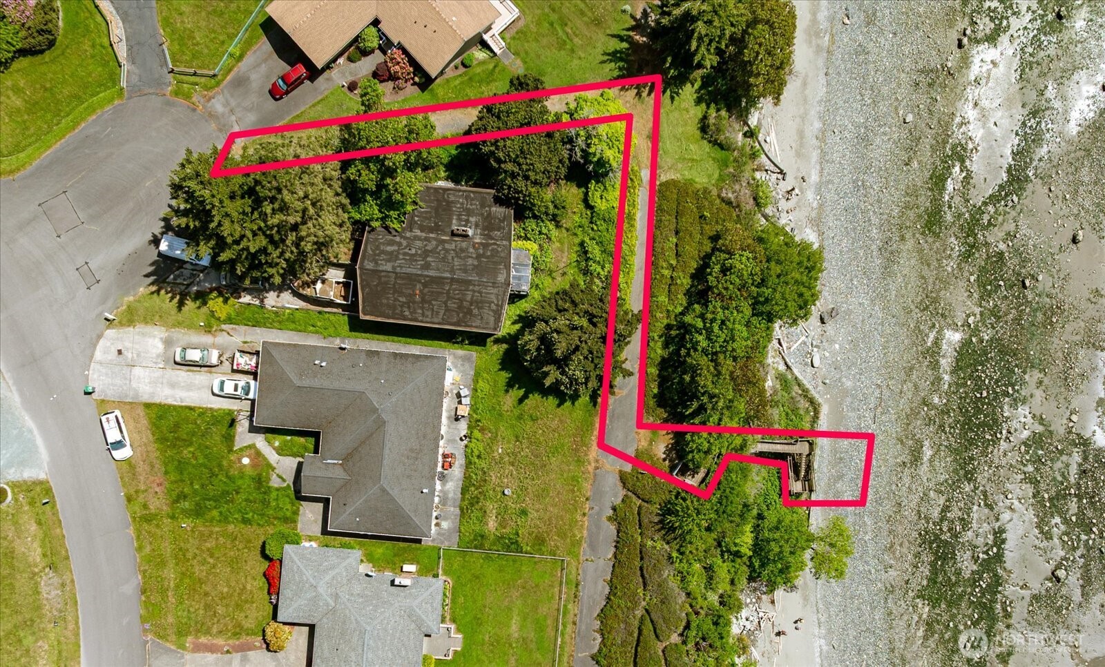 568 Dolphin Drive