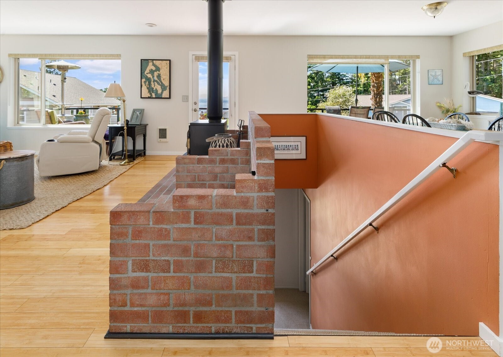 568 Dolphin Drive