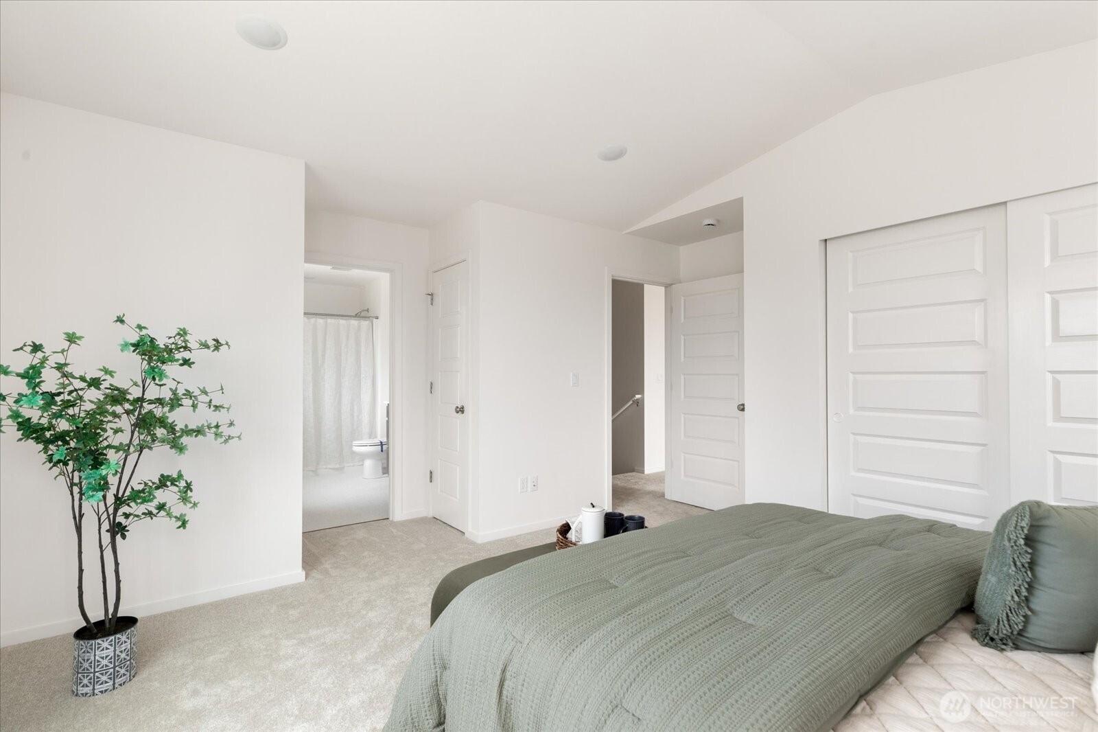 1240 Admirals Drive