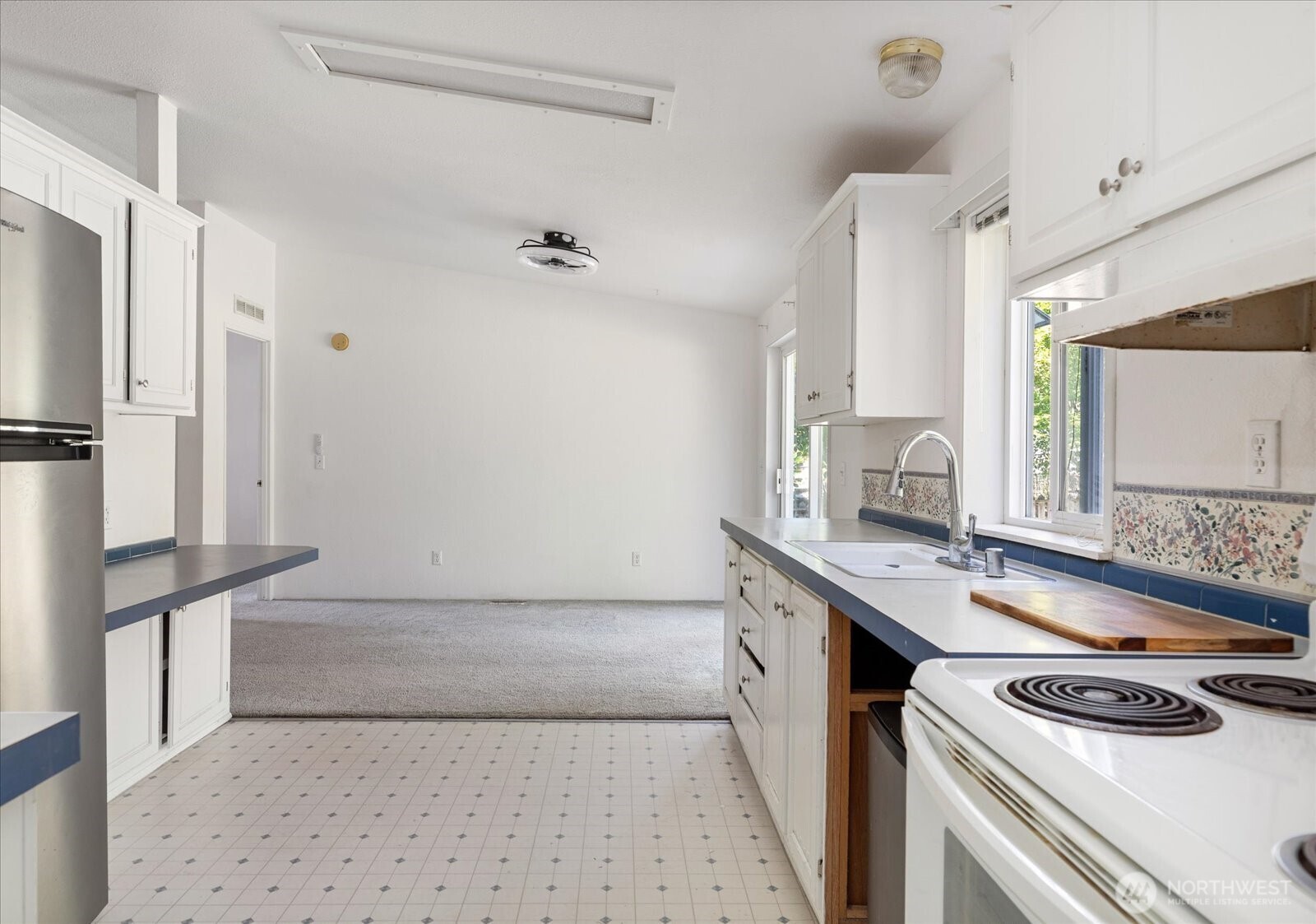 5559 Vesel Court