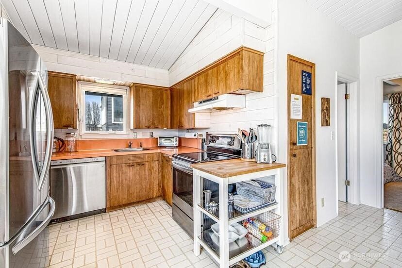 2577 Sunlight Beach Road