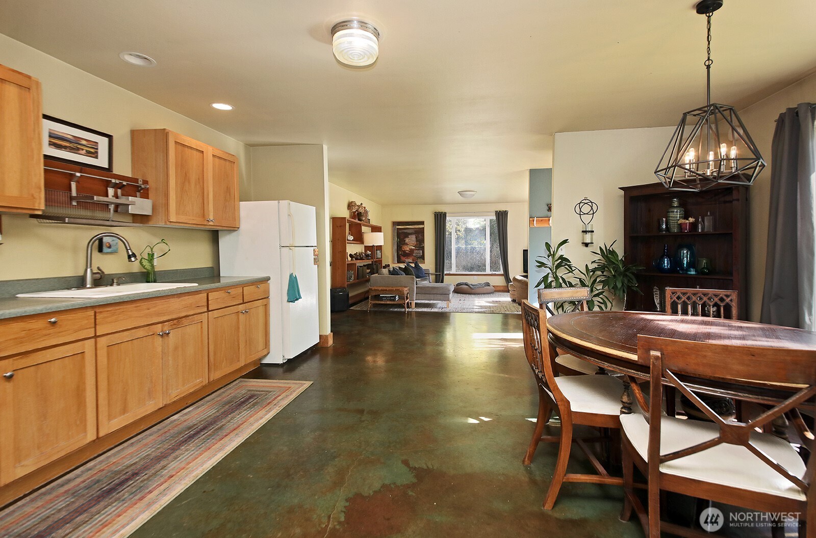 5087 Ollom Drive