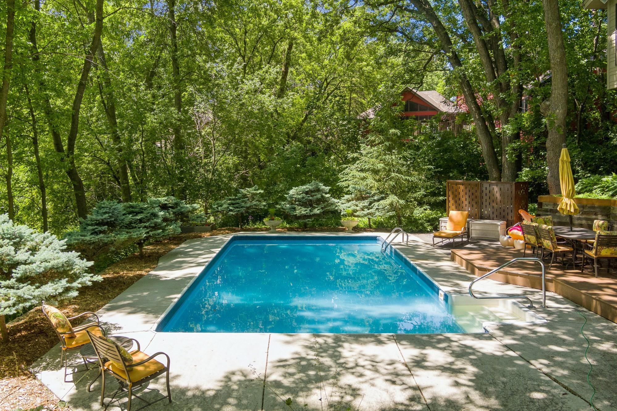 16795 Whittington Walk