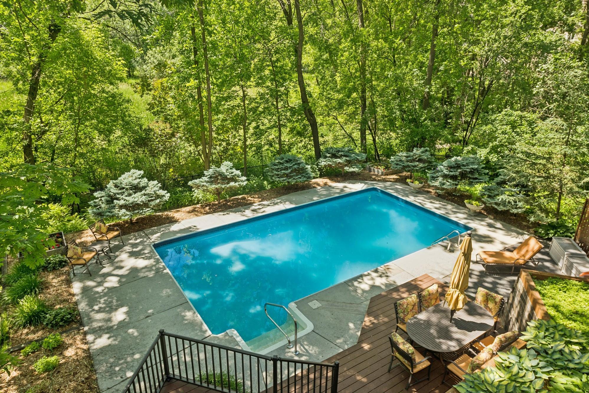 16795 Whittington Walk