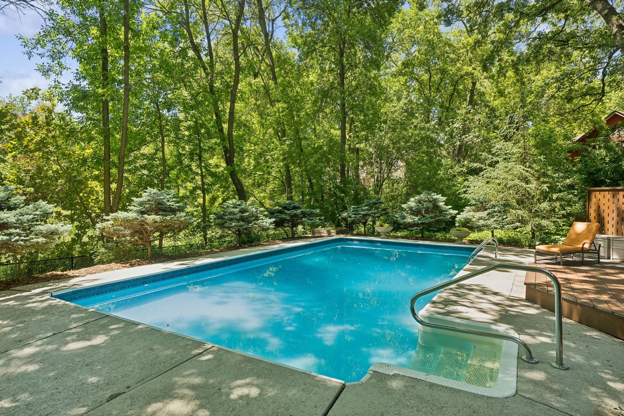 16795 Whittington Walk