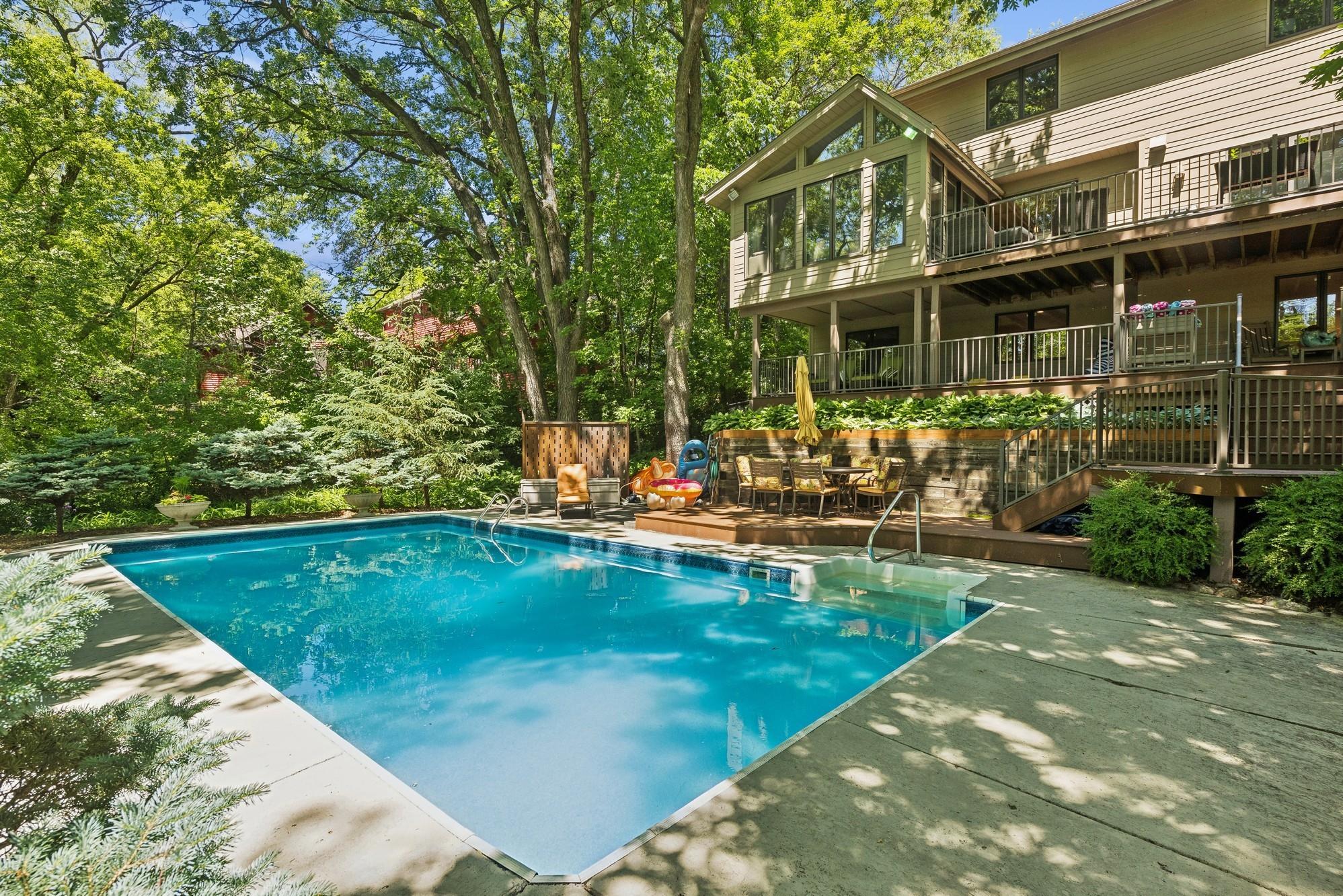 16795 Whittington Walk