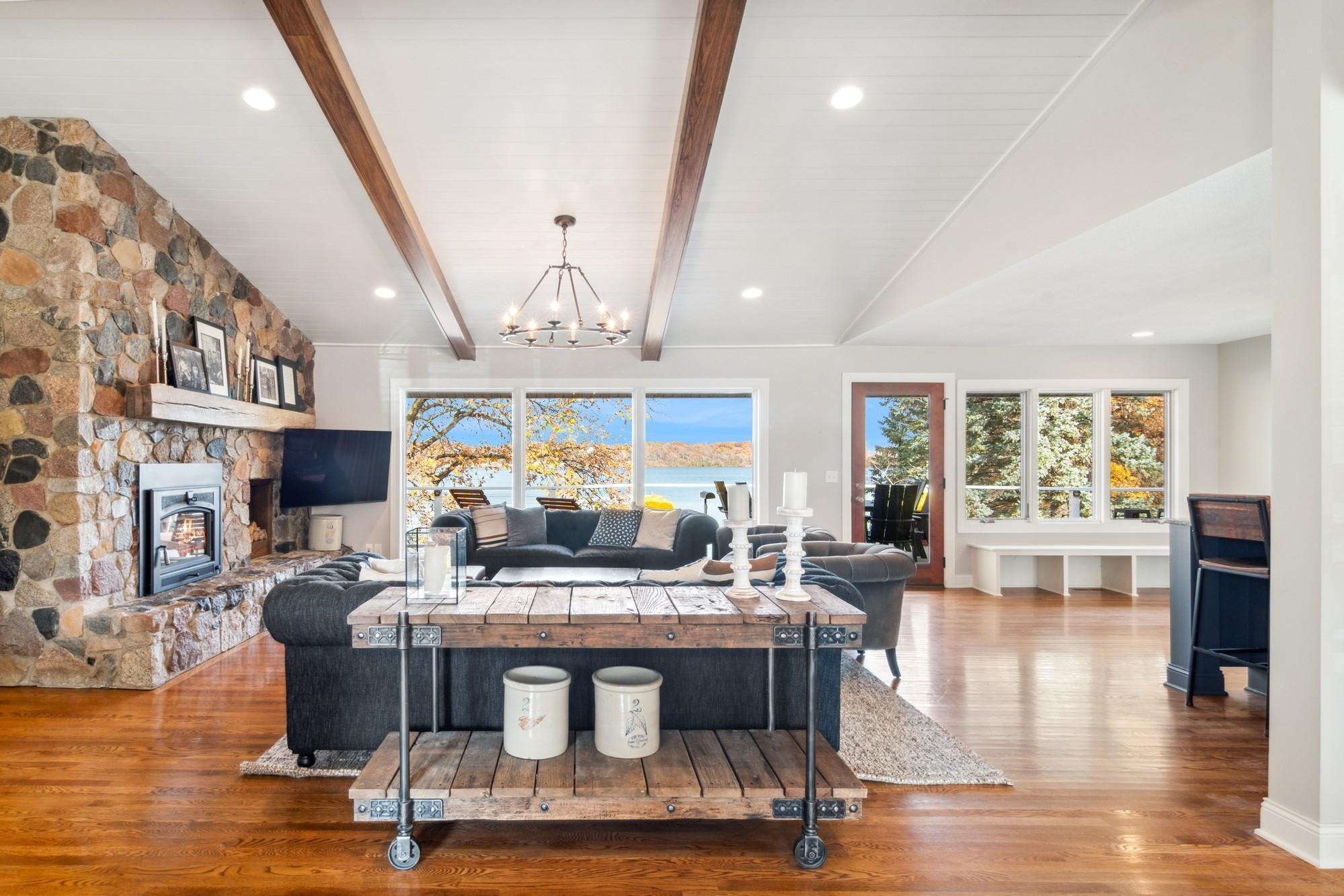 9655 Lakewood Circle